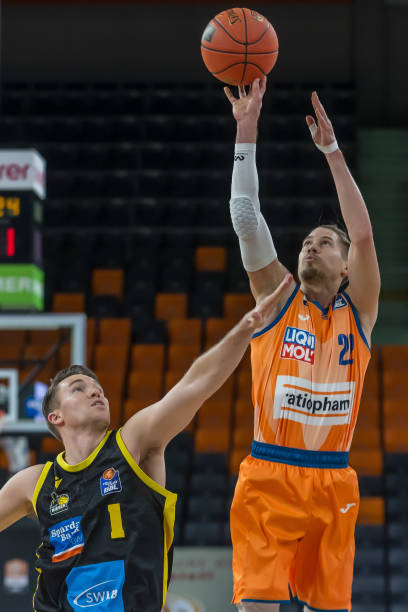 隐忧与转机 隐忧与转机