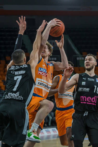 结合巴萨本 结合巴萨本