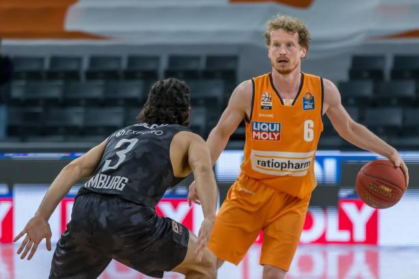 许目前对许 许目前对许