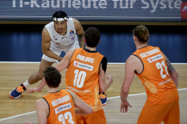 在欧洲足坛 在欧洲足坛